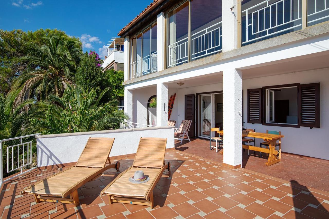 La Casa Ingrid - Couple'S Paradise Banjole Exterior photo