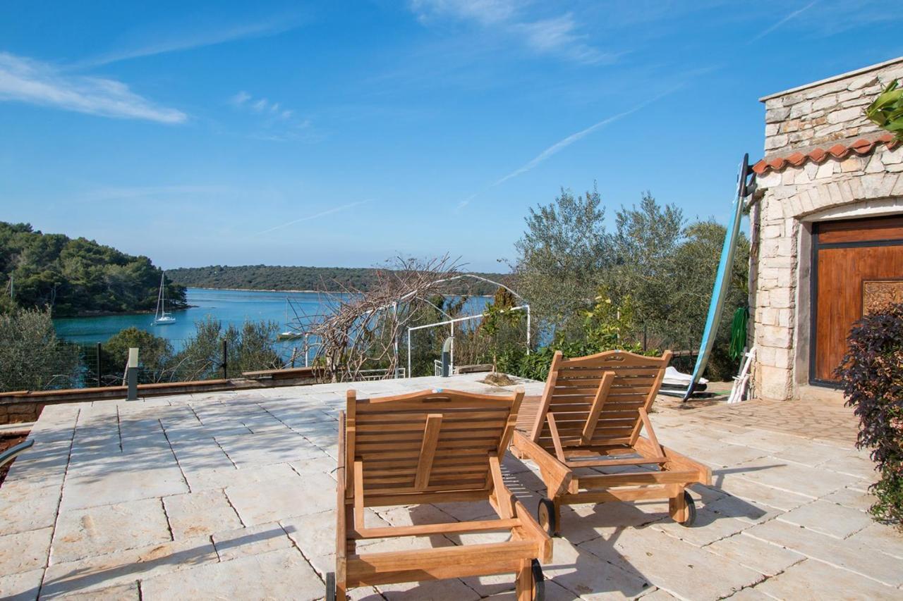 La Casa Ingrid - Couple'S Paradise Banjole Exterior photo